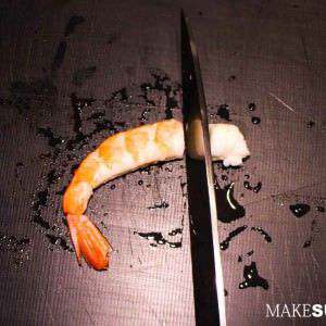 cutting-shrimp-for-nigiri-sushi