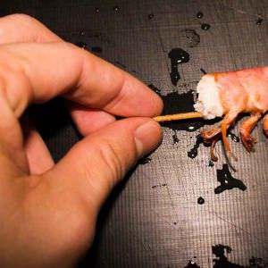 how-to-keep-a-shrimp-for-curling-up-when-you-cook-it-to-amke-shrimp-nigiri-sushi