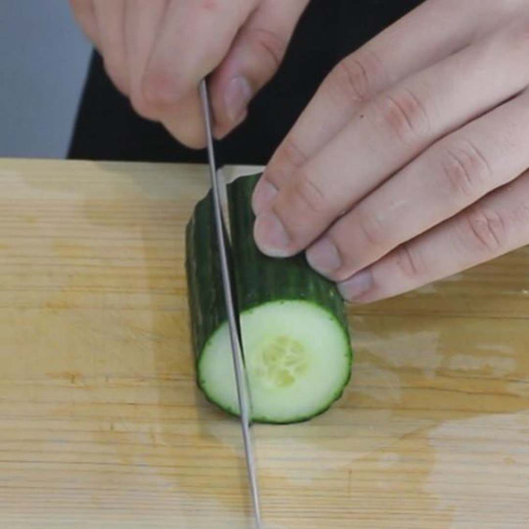 How to make Japanese cucumber leaf decorations Make Sushi