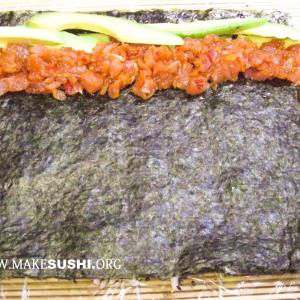 spicy-tuna-sushi-roll-filling