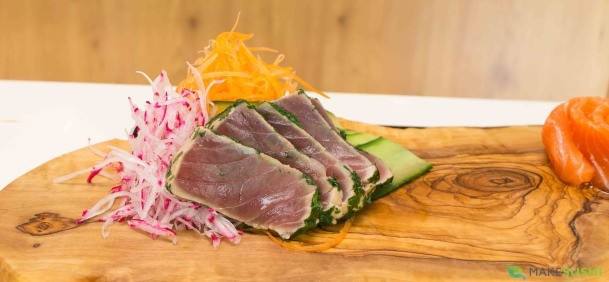 arranging tuna sashimi